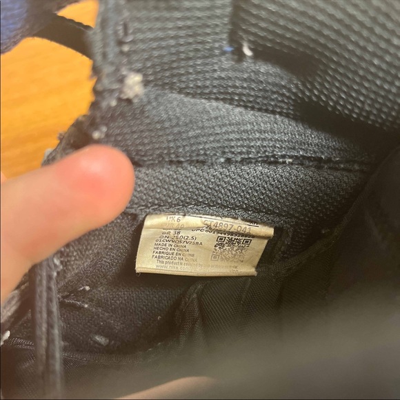 Jordan 1 FlyEase - Picture 6 of 9